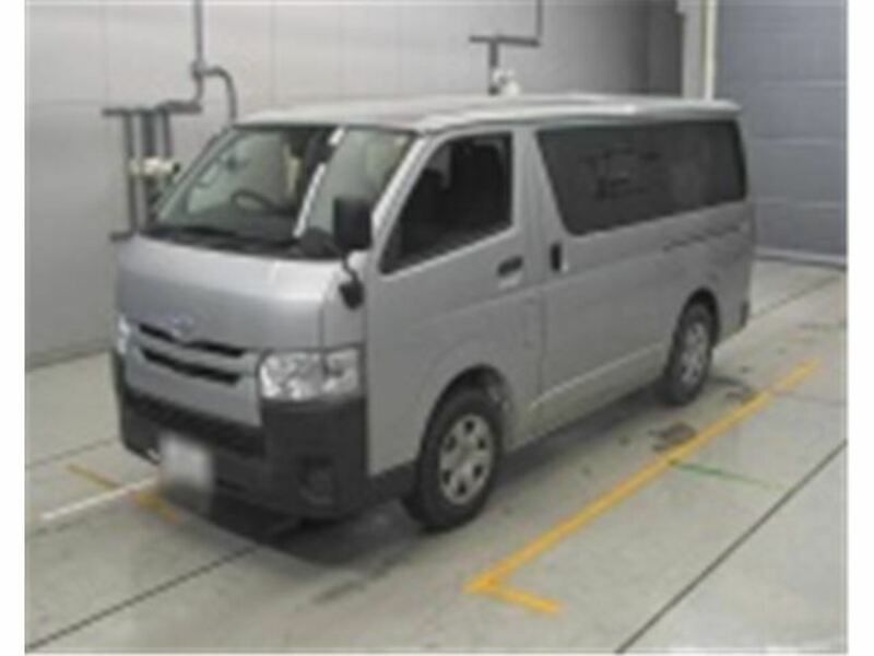 TOYOTA HIACE