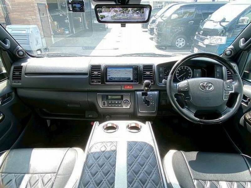 HIACE VAN-1