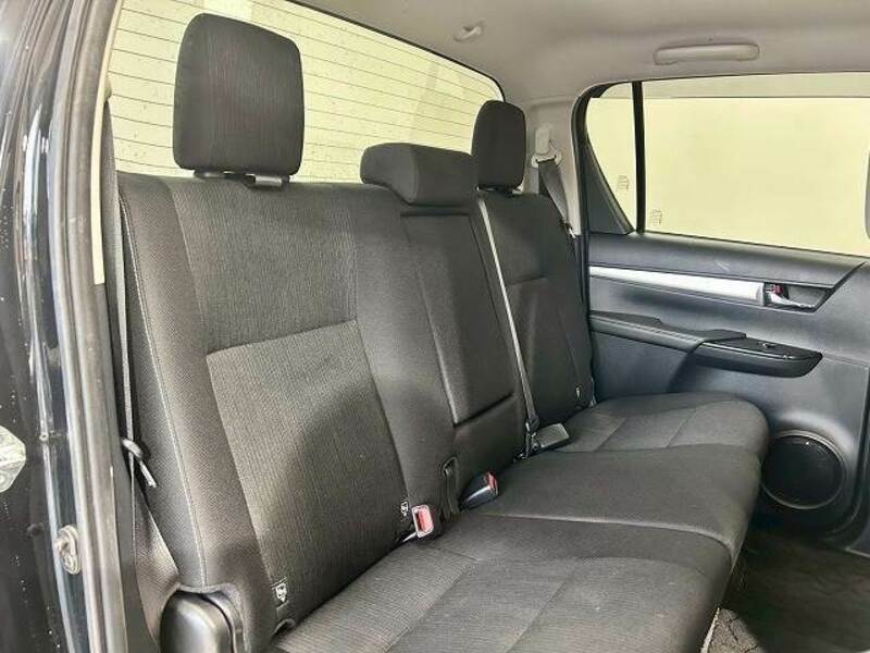 HILUX-19