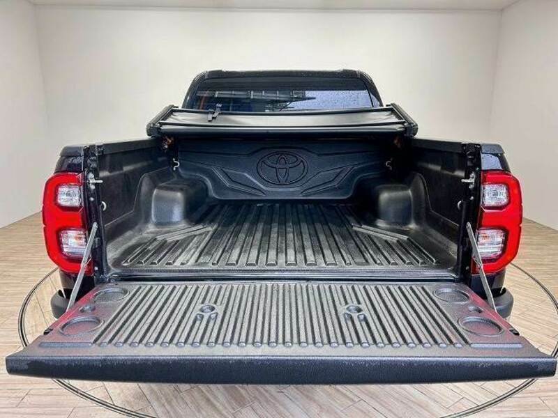 HILUX-12