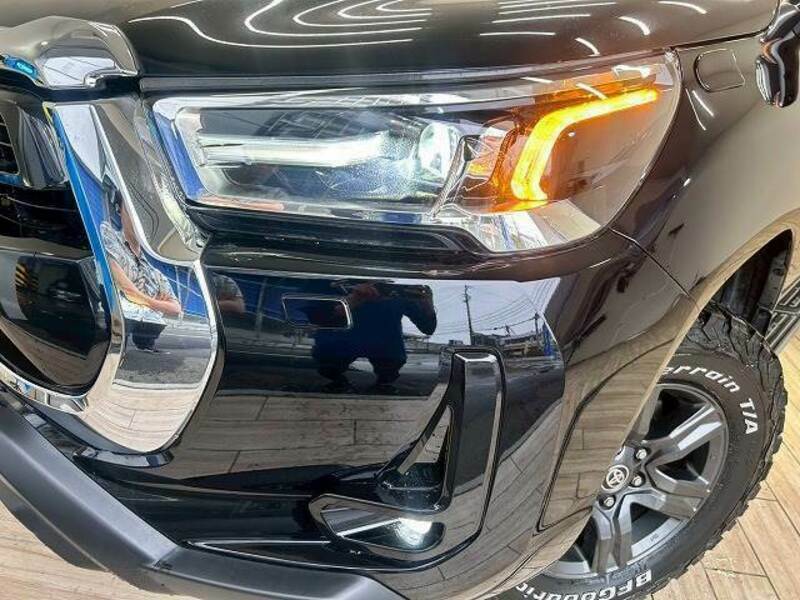 HILUX-17