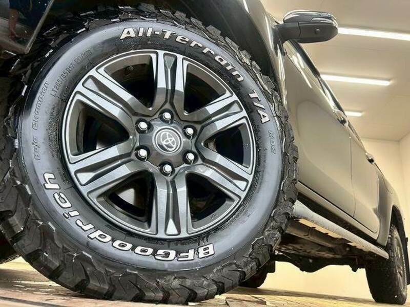 HILUX-18