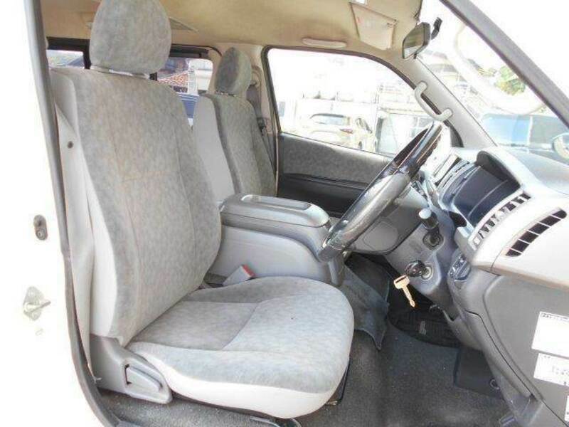 HIACE VAN-7