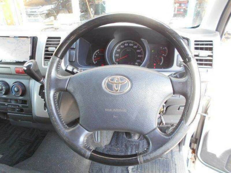 HIACE VAN-11