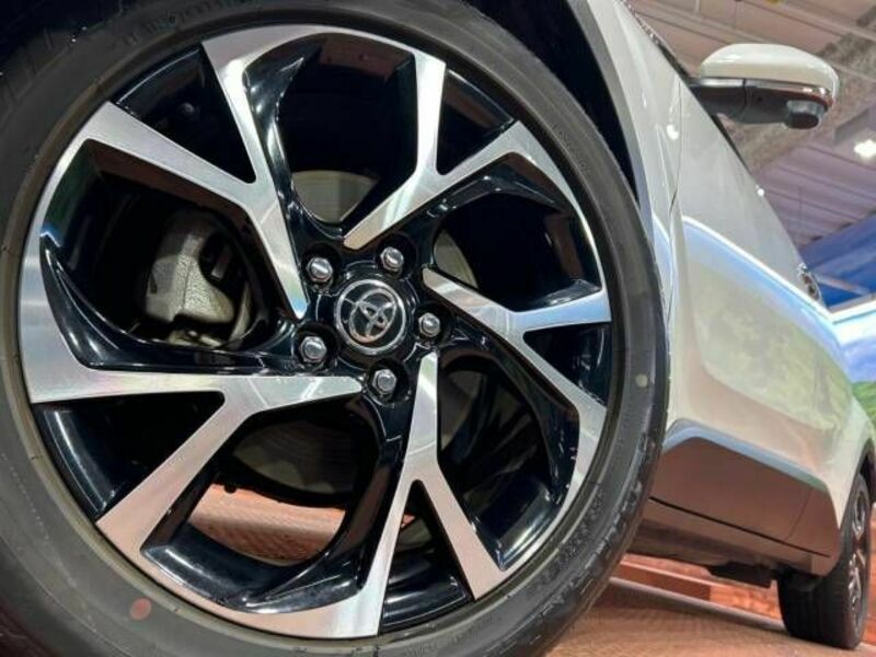 C-HR-13