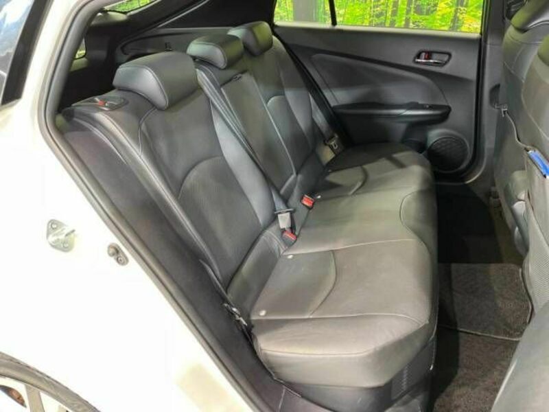 PRIUS-8