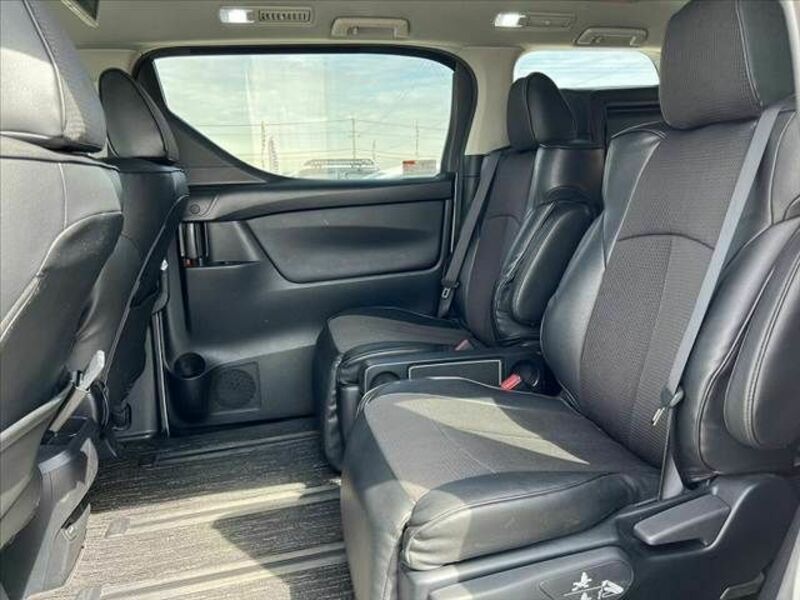 VELLFIRE-18