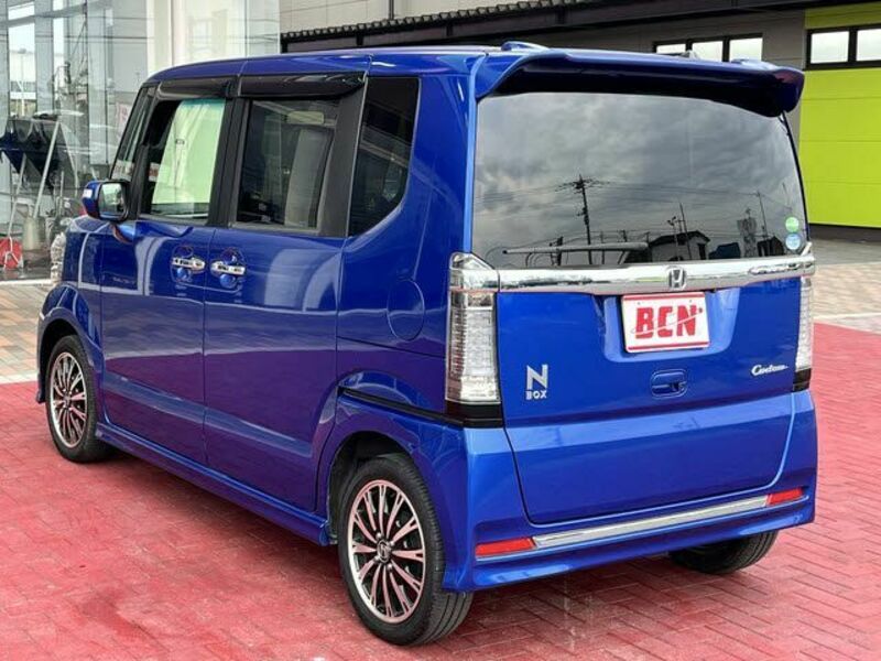 N BOX CUSTOM