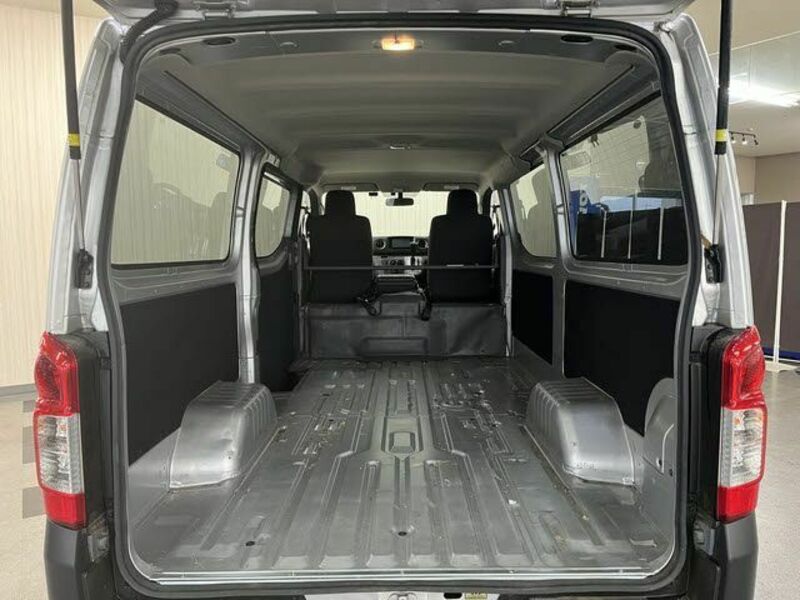 NV350 CARAVAN-20