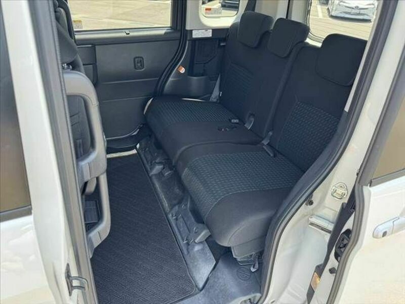 ROOMY-18