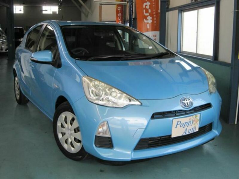 TOYOTA　AQUA