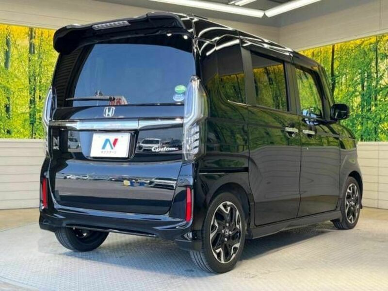 N BOX CUSTOM