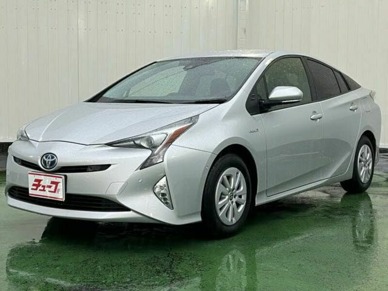 TOYOTA　PRIUS