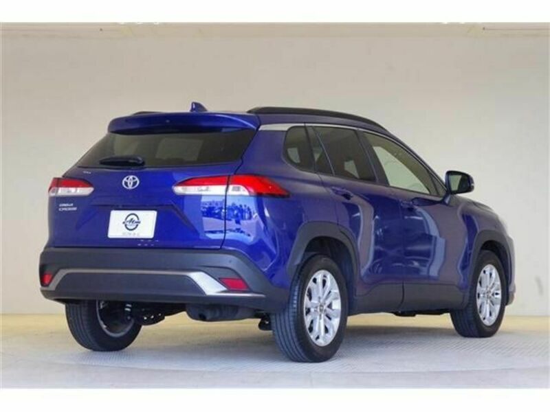 COROLLA CROSS-8