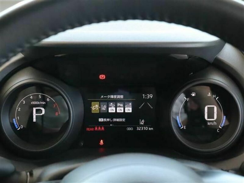 YARIS CROSS-7