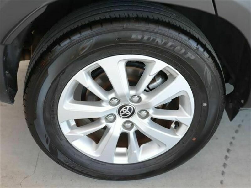 YARIS CROSS-8