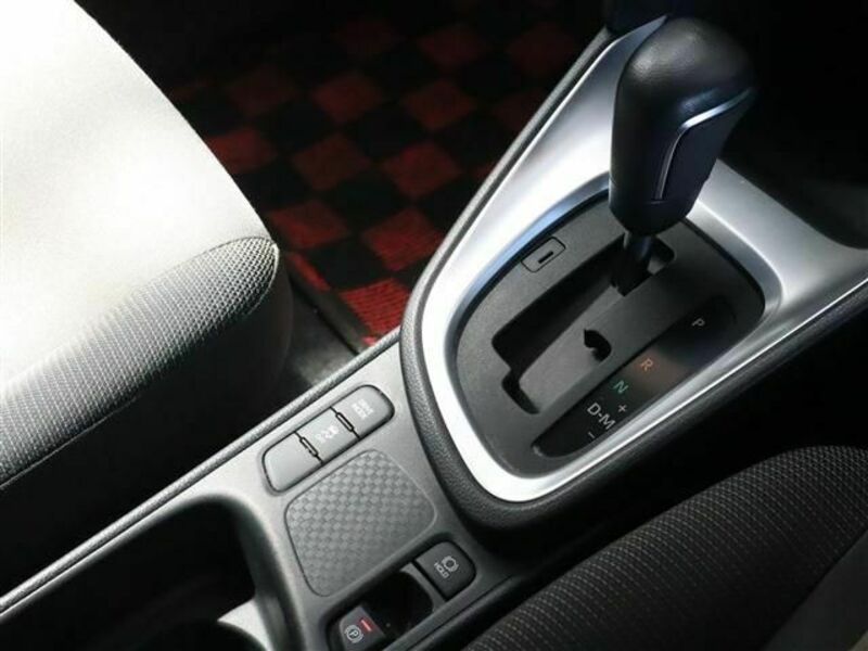YARIS CROSS-9