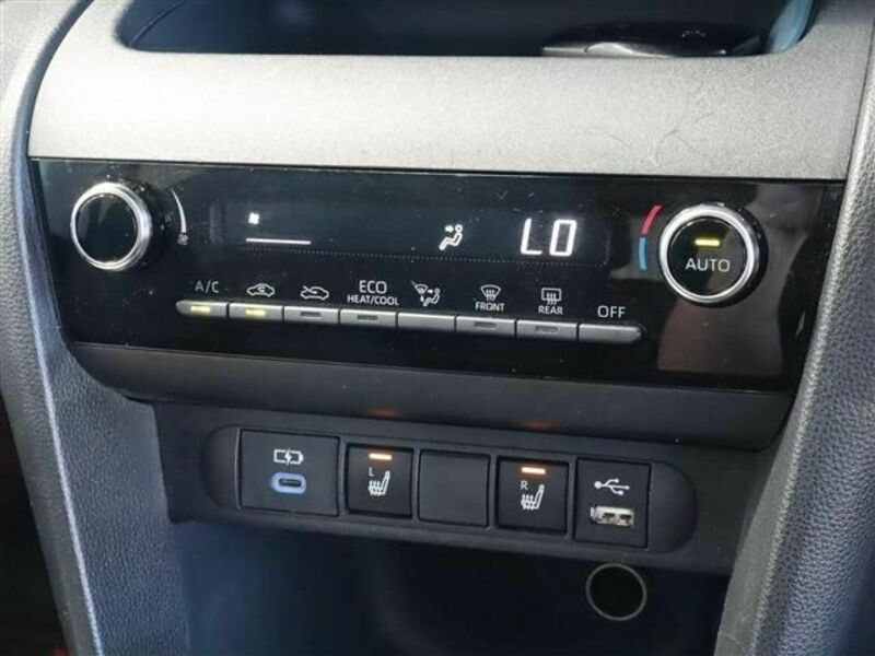 YARIS CROSS-10