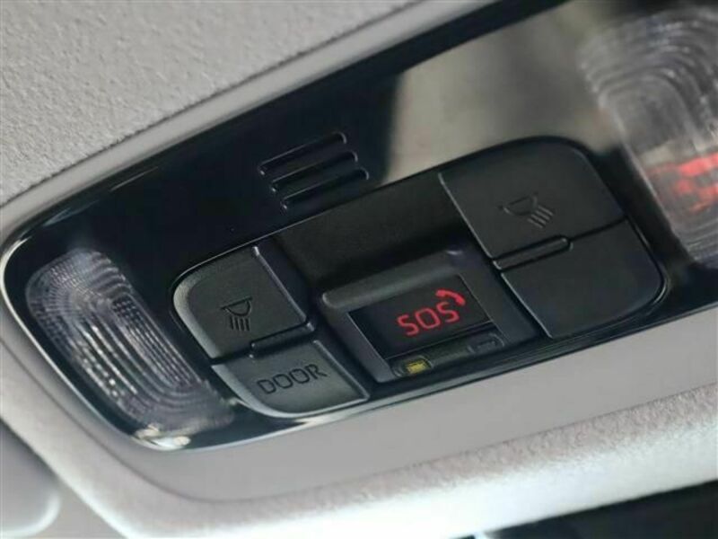 YARIS CROSS-12