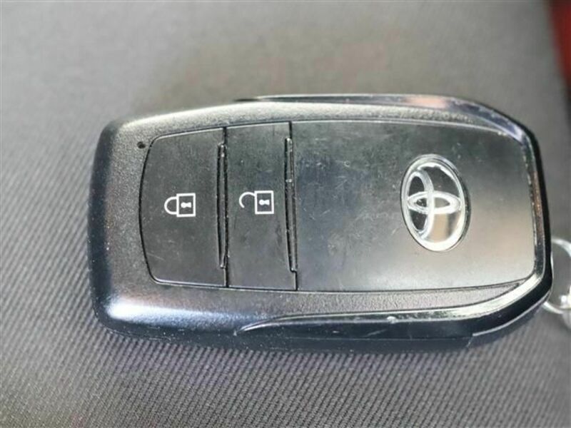 YARIS CROSS-19