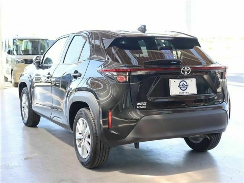 YARIS CROSS-25