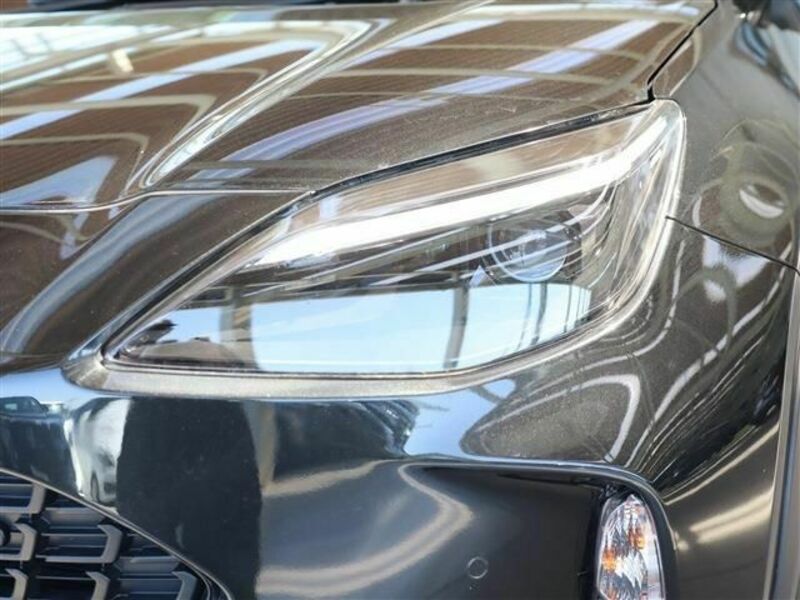 YARIS CROSS-27