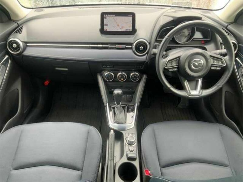 MAZDA2