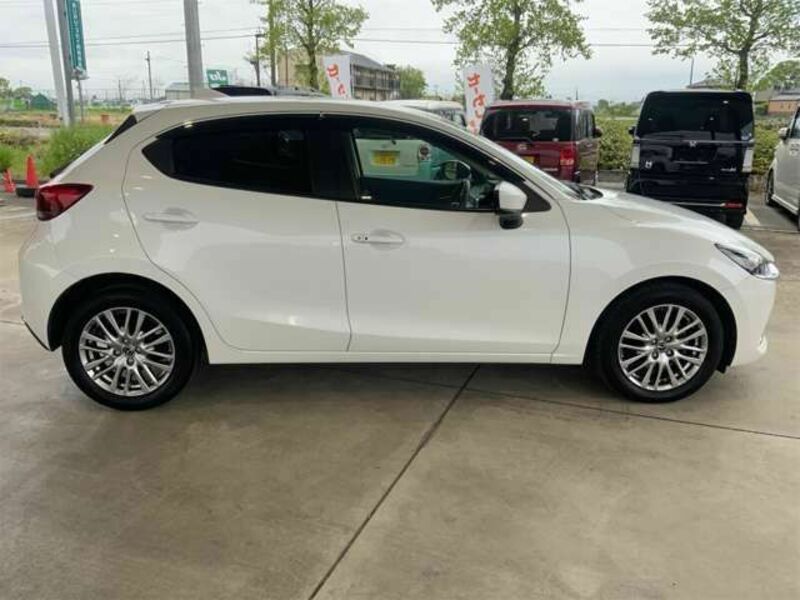 MAZDA2