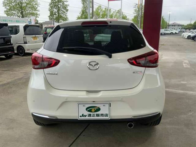 MAZDA2