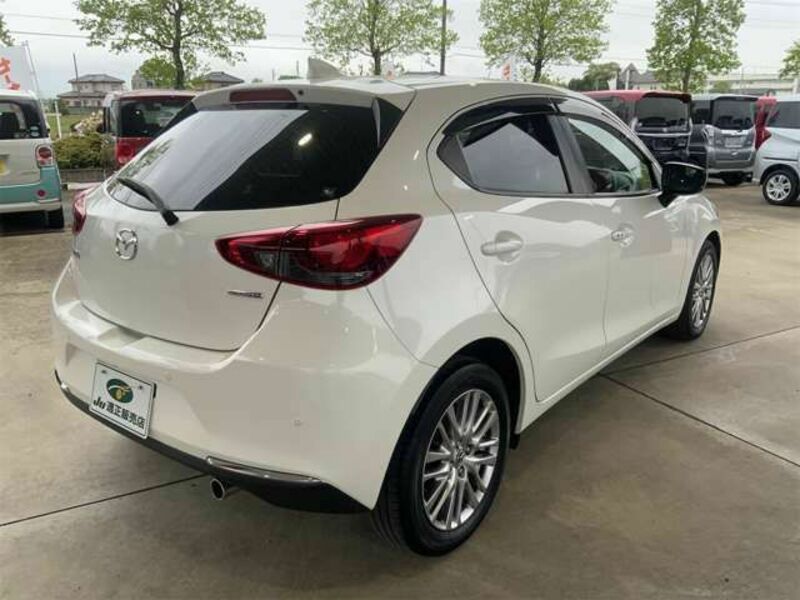 MAZDA2
