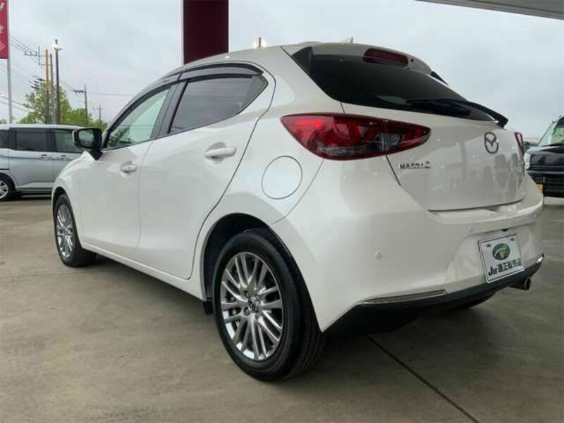 MAZDA2