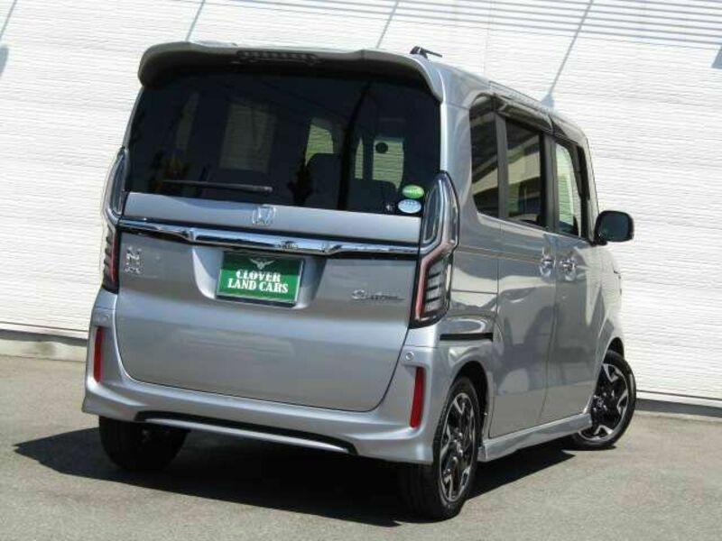 N BOX CUSTOM