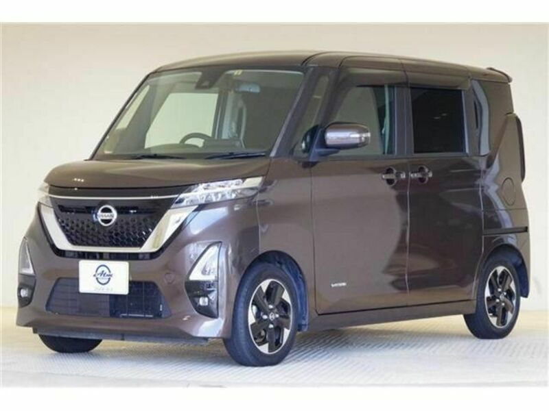 NISSAN　ROOX