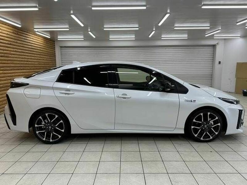 PRIUS PHV-17