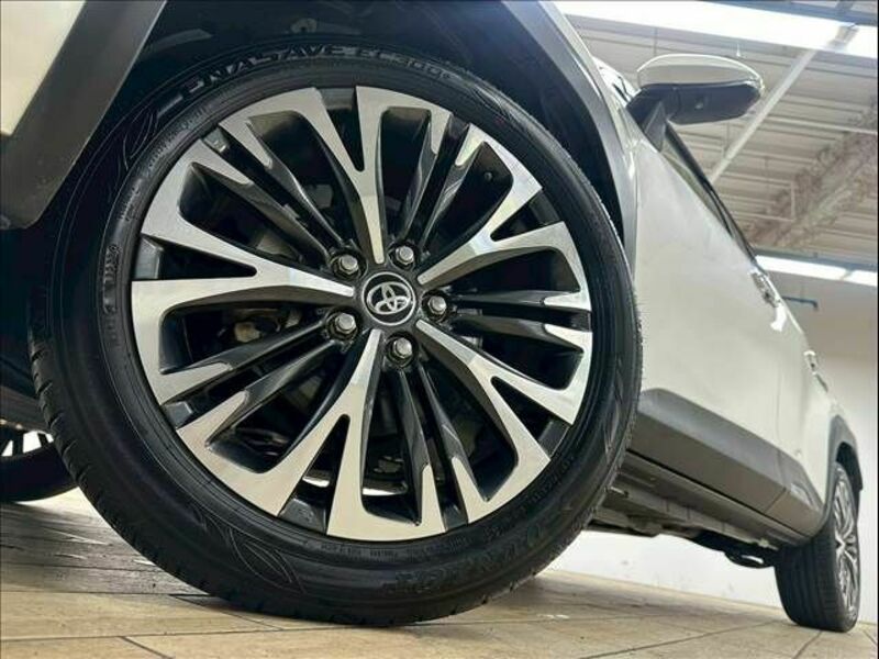 YARIS CROSS-10