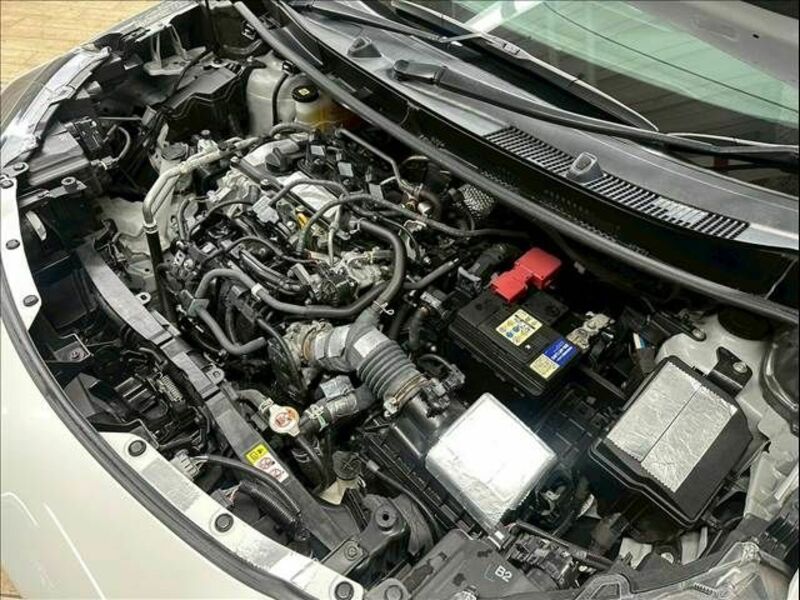 YARIS CROSS-13