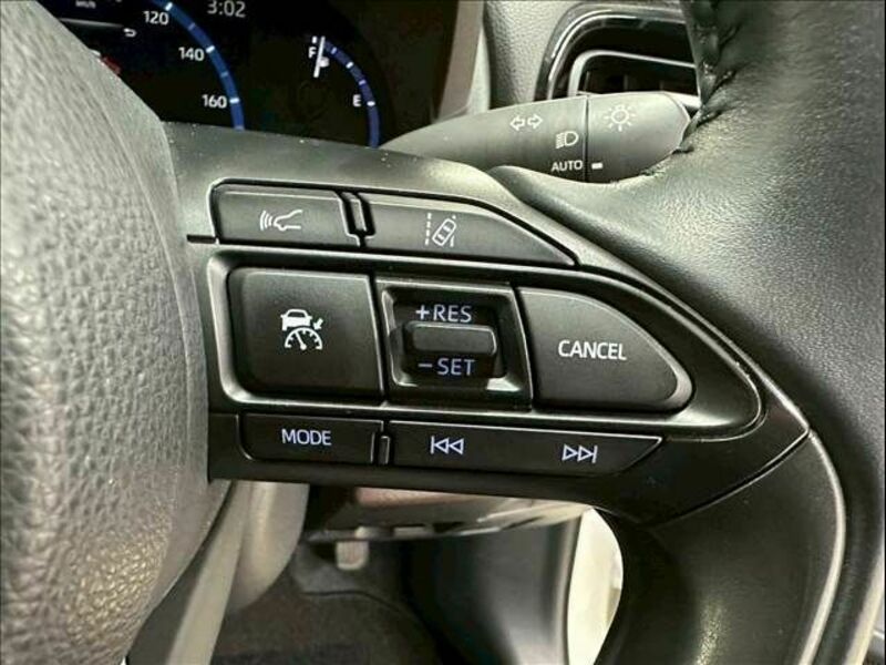 YARIS CROSS-14