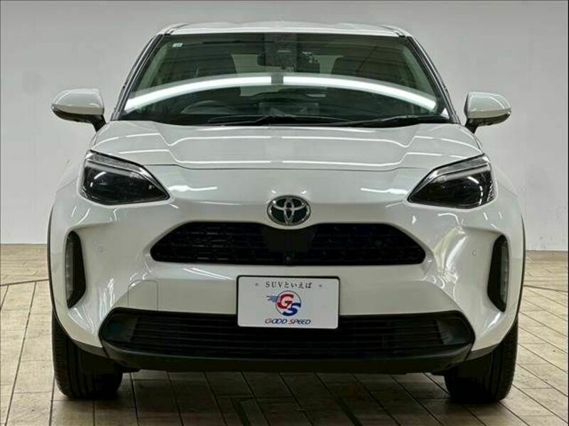 YARIS CROSS-16