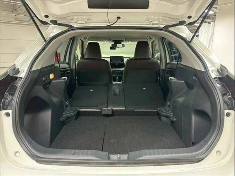 YARIS CROSS-19