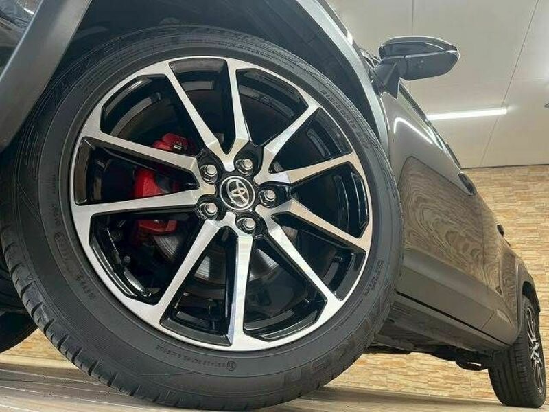 YARIS CROSS-18