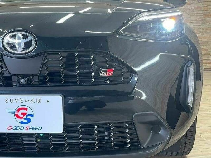YARIS CROSS-19