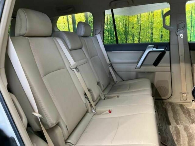 LAND CRUISER PRADO-9