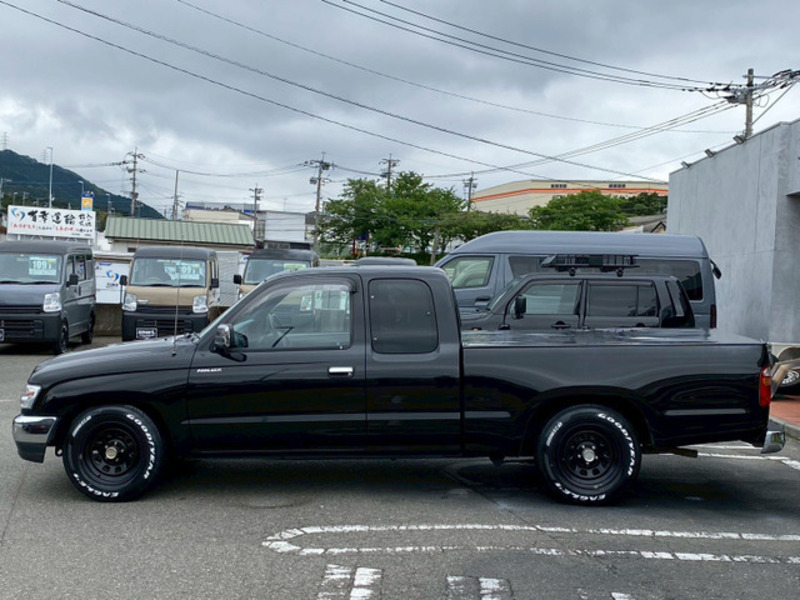 HILUX