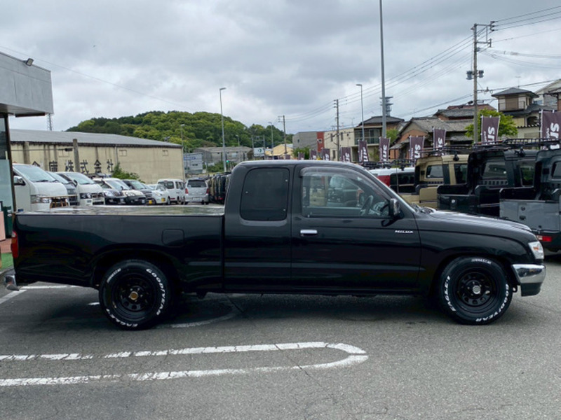 HILUX