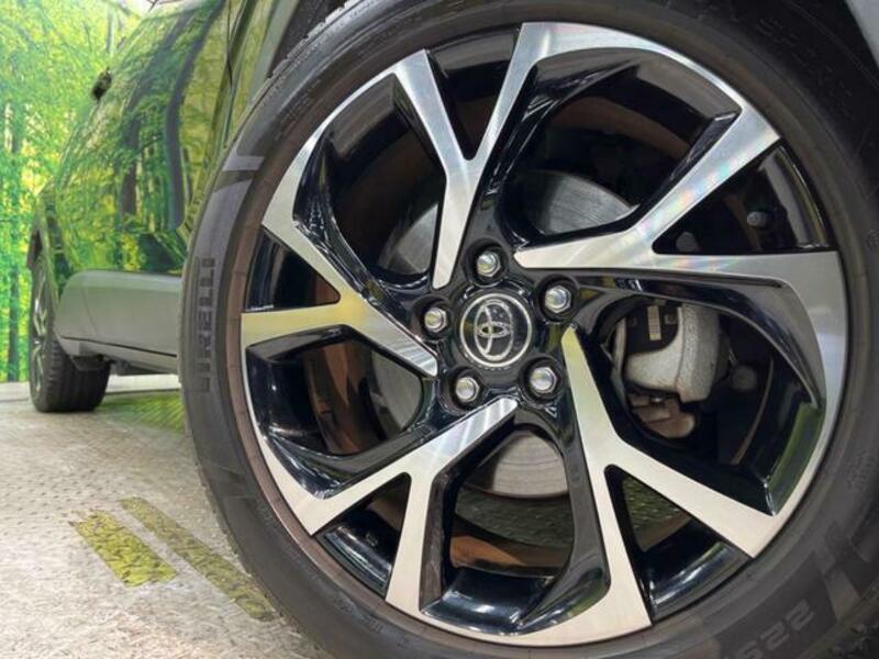 C-HR-12