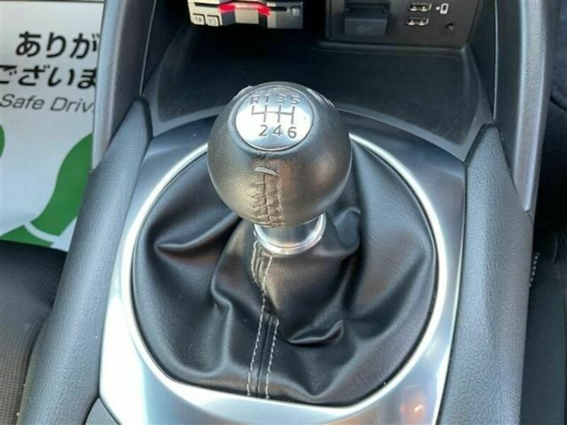 ROADSTER-12