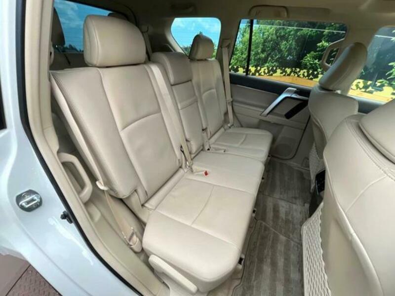 LAND CRUISER PRADO-11