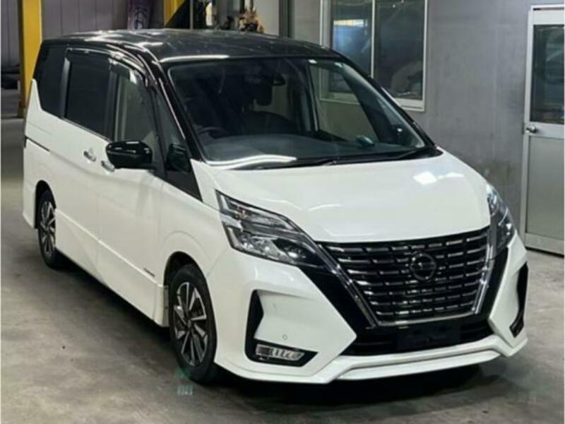 NISSAN　SERENA