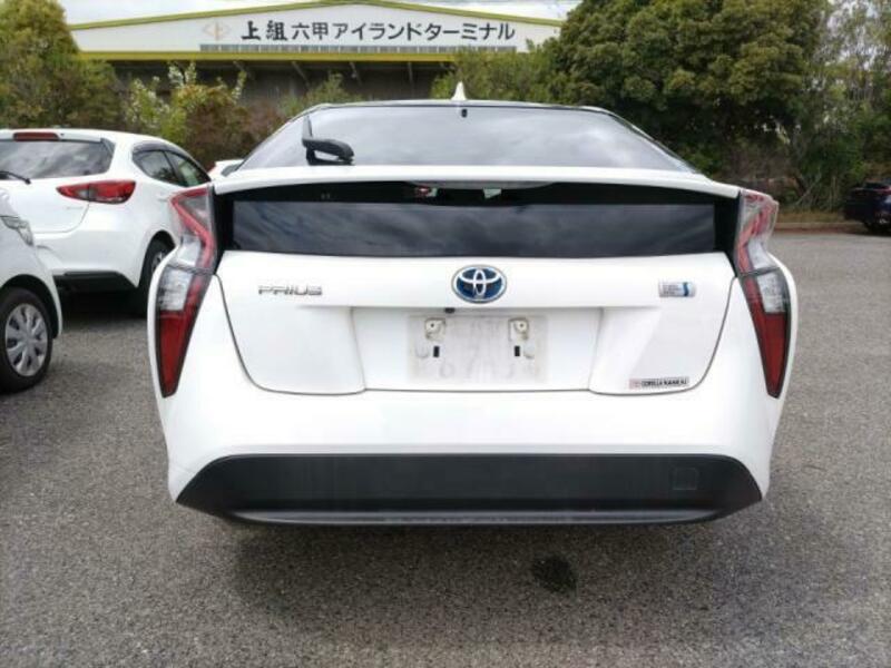 PRIUS-4