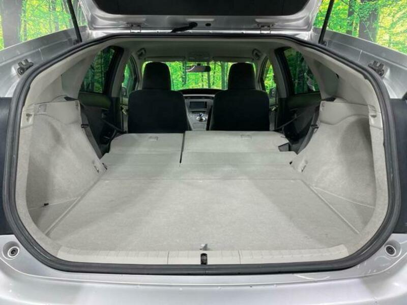 PRIUS-12